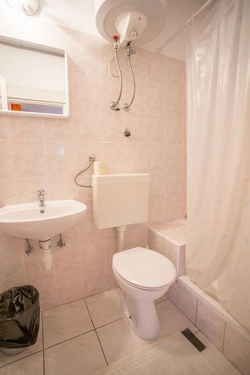 Robinson Erina Apartment Zarace ภายนอก รูปภาพ